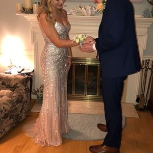 Perfect for prom or any other dance !!